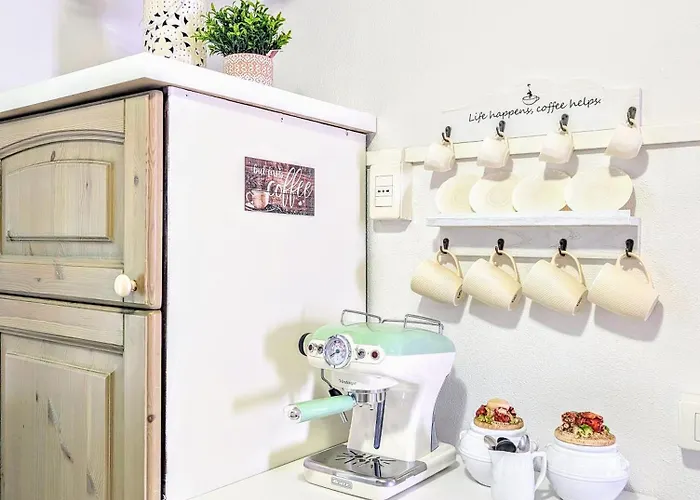 Via Torrazza 19 * 东戈