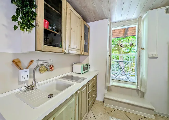 Via Torrazza 19 דירה *